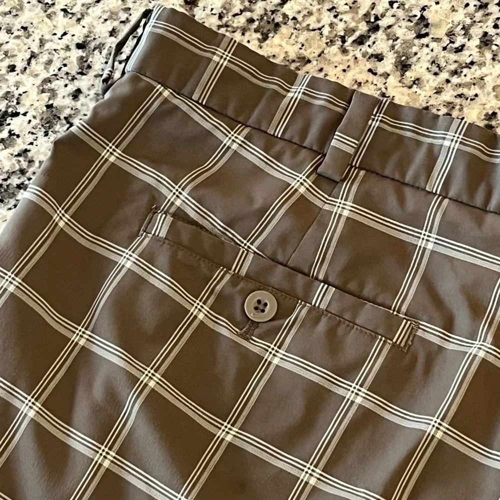 Nike GOLF Performance Shorts Mens 38 Brown 9
